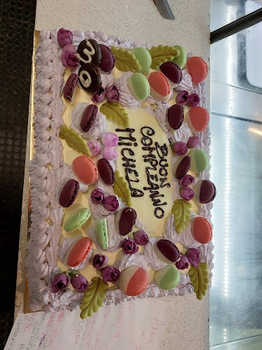 https://www.facebook.com/PasticceriaBolognese/