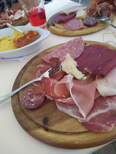 http://www.canottieri6.it/