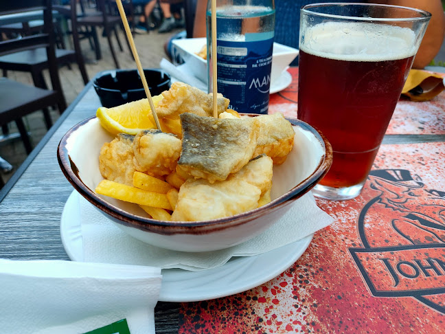 Johnnie Fox's Phone number