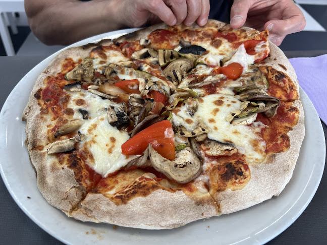 Ristorante Pizzeria ed Enoteca a Santa Teresa di Riva - Fronte Mare - Ristorazione