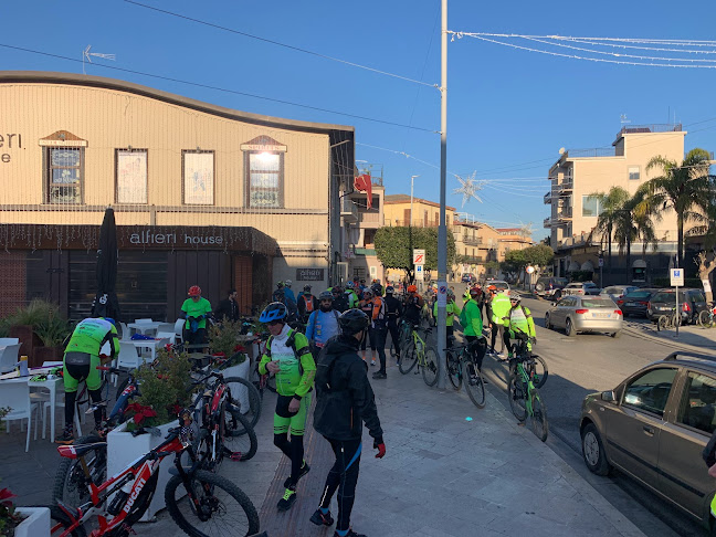 Comentarii opinii despre Alfieri House