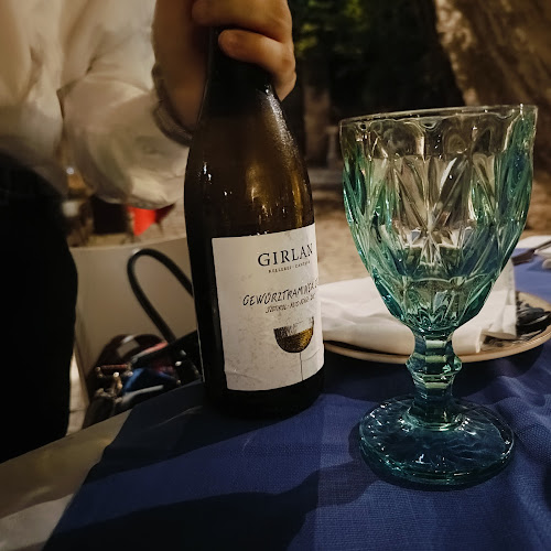 Caveau Pizzeria Phone number