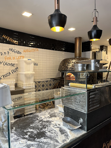 L'antica Pizzeria Da Michele - Ristorazione