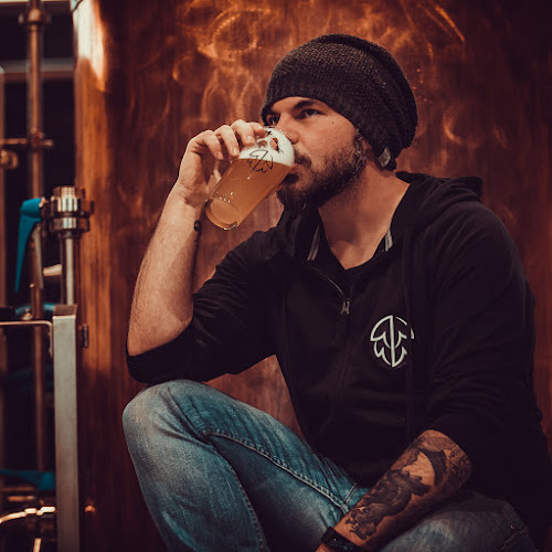 Comentarii opinii despre Mad One