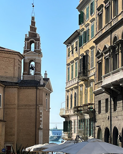 Bar Caffè Giuliani - Ristorante - Pizzeria - Aperitivi - Rooms - Ancona