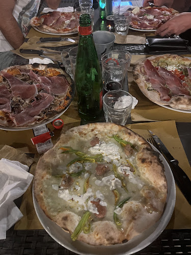 Opinii despre Antica Pizzeria Frontoni în Roma - Ristorazione
