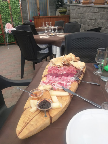 Opinii despre Ristorante Pizzeria Golden Star Armeno în Armeno - Ristorazione