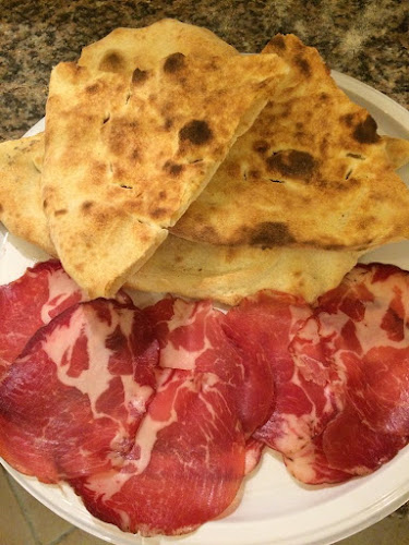 C'è Pizza per Te - Pizzeria Pucceria Rosticceria - Ristorazione