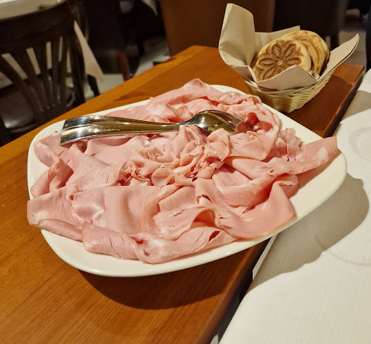 051 Osteria Piazza Maggiore