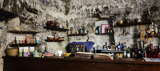 Comments and reviews of Caveau Pizzeria