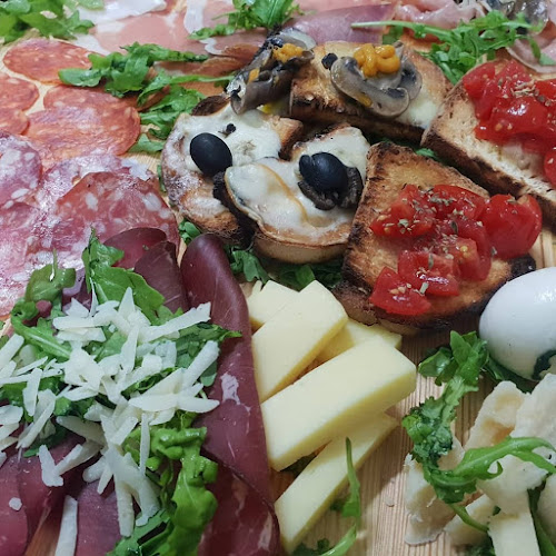 Bar Scacco Matto Tabacchi Pizzeria Rosticceria Caffetteria SLOT VLT