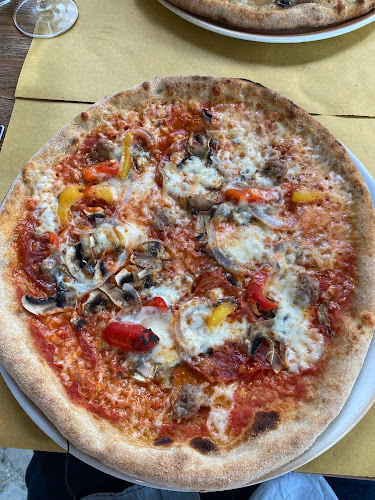 Opinii despre Bar Rosita pizzeria Di Venturini Giacomo în Montottone - Ristorazione