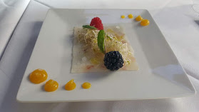 Pescheria pesci e uva