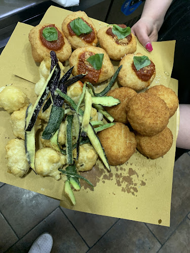 Vico S. Maria delle Grazie a Capodimonte, 15/a, 80131 Napoli NA