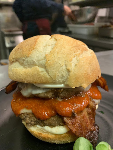 Comments and reviews of Toto's Viterbo