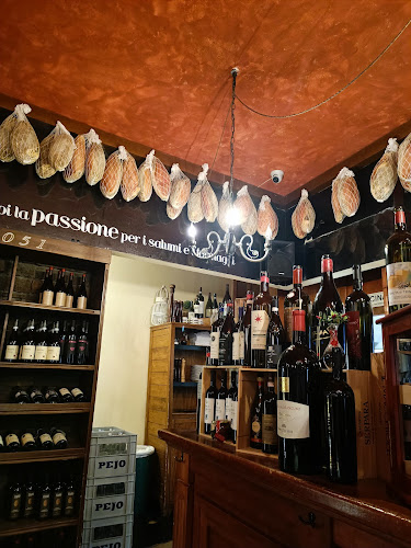 Via de' Pignattari, 1f, 40124 Bologna BO