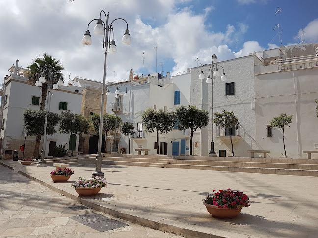 Via Pompeo Sarnelli, 20, 70044 Polignano a Mare BA, Italia