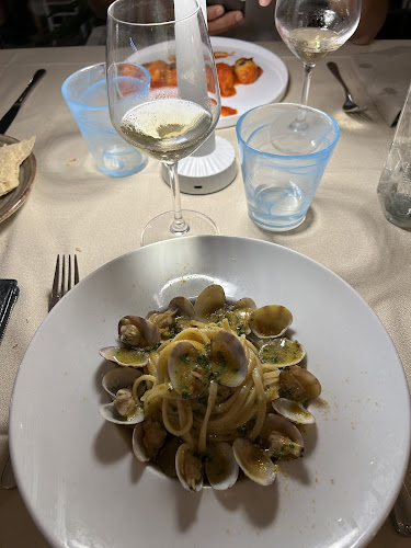 Lungomare Eleonora D'Arborea 6, Piazza della Torre, 8, 09170 Torre Grande OR