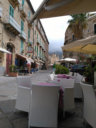 Carbone Cocktail Bar Gelateria