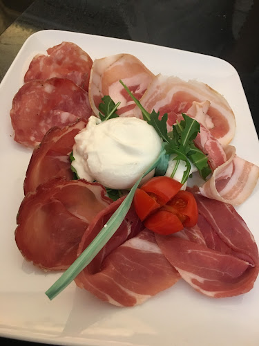 Ristorante Pizzeria Bella Napoli - Ristorazione