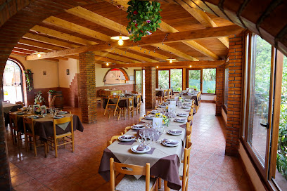 Trattoria Pizzeria La Quercia (2km da Tropea)