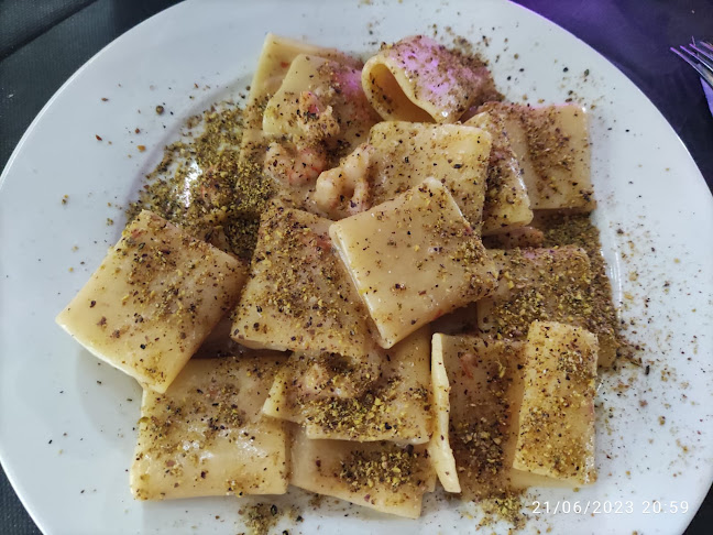 Ristorante Pizzeria ed Enoteca a Santa Teresa di Riva - Fronte Mare - Ristorazione