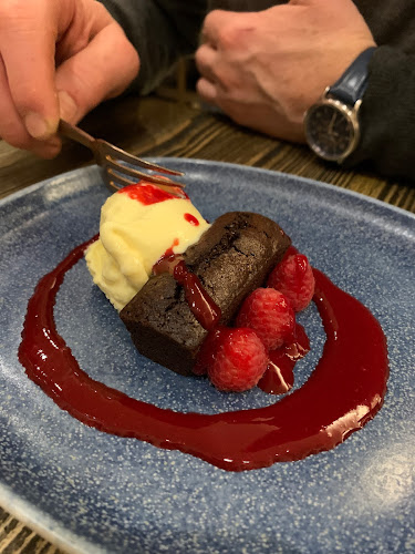 Inedito Pizzeria - Ristorazione