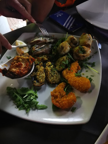 Ristorante Pizzeria ed Enoteca a Santa Teresa di Riva - Fronte Mare - Ristorazione