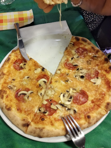 Opinii despre Pizzamania Di Mingolla Dario Tel. 3312939112 în Ostuni - Ristorazione