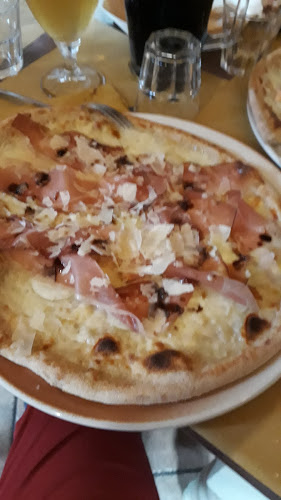 Opinii despre Bar Rosita pizzeria Di Venturini Giacomo în Montottone - Ristorazione