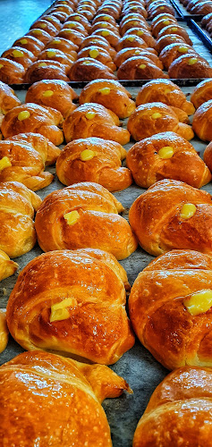 Pasticceria Bolognese Open Times