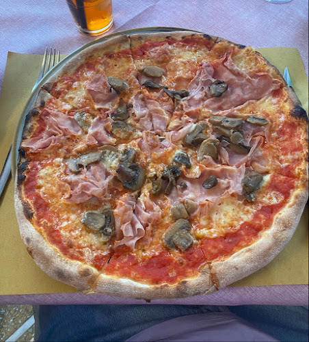 Opinii despre Mega Bar Pizzeria în Como - Ristorazione