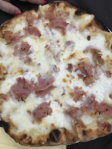 Pizzeria Antiche Tradizioni - Ristorazione