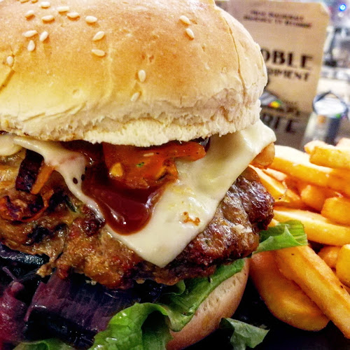 Noble Experiment - Ristorazione