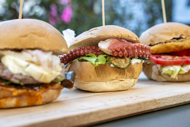 Piazza Vittorio Emanuele III, 18, 84013 Cava de' Tirreni SA