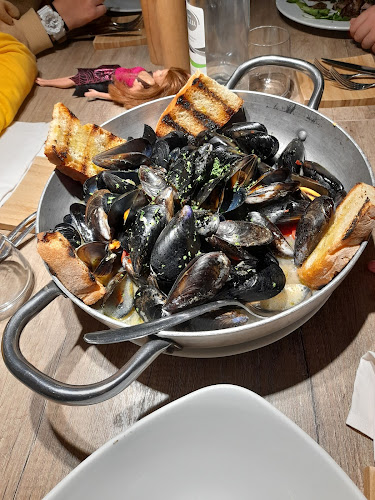 Il ritrovo Phone number