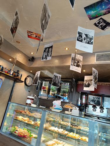 Q8 Polignano Ristorante & Caffè Phone number