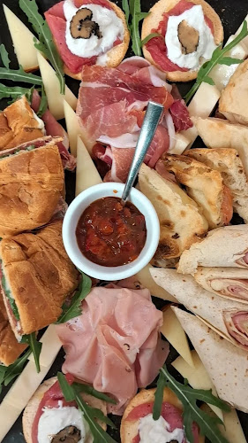 L'Ucceria_ Cucina Salentina e carni alla griglia - Ristorazione