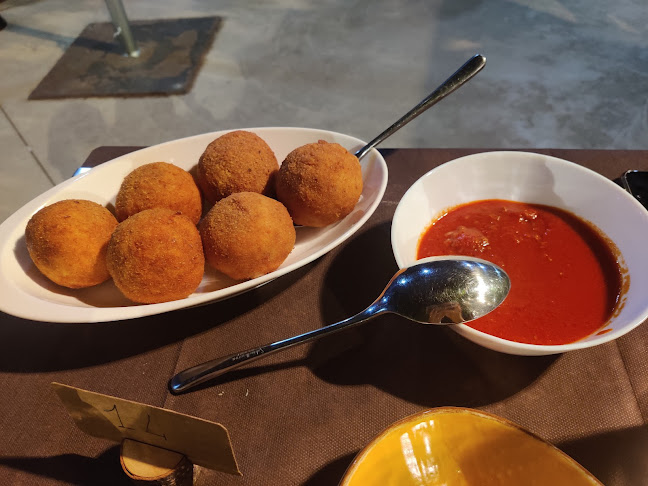 Piazza Renato Lecchini, 63825 Monterubbiano FM, Italia