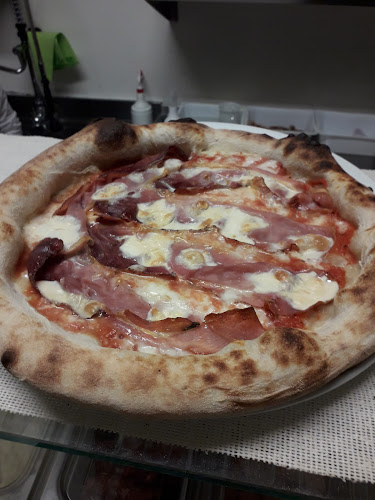 Lo Scrocchiaro Pizzeria