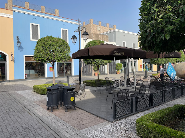 Comments and reviews of Lindt Chocolate Shop Cilento