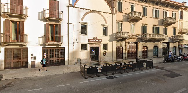 L'antica Pizzeria Da Michele - Ristorazione